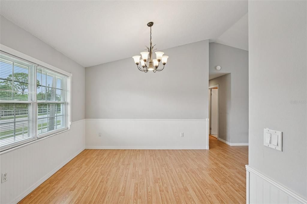 For Sale: $425,000 (3 beds, 2 baths, 1327 Square Feet)