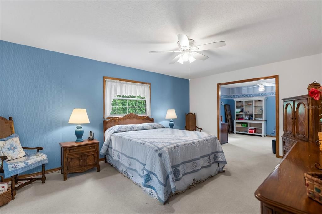 En Venta: $995,000 (3 camas, 3 baños, 2752 Pies cuadrados)