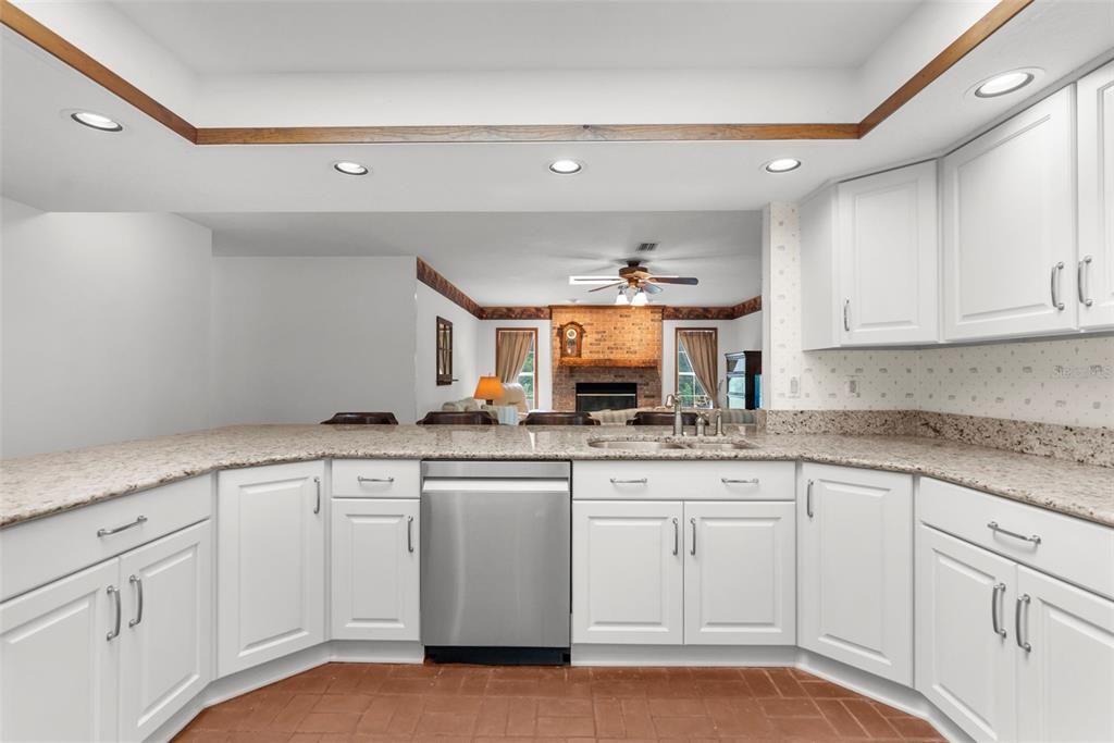 En Venta: $995,000 (3 camas, 3 baños, 2752 Pies cuadrados)