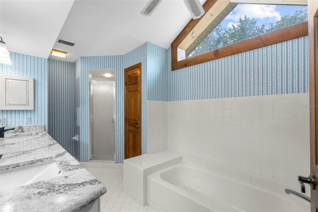 En Venta: $995,000 (3 camas, 3 baños, 2752 Pies cuadrados)