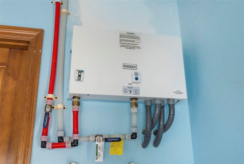 En Venta: $995,000 (5 camas, 3 baños, 2128 Pies cuadrados)