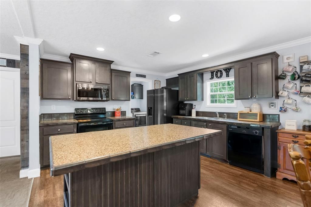 En Venta: $995,000 (5 camas, 3 baños, 2128 Pies cuadrados)