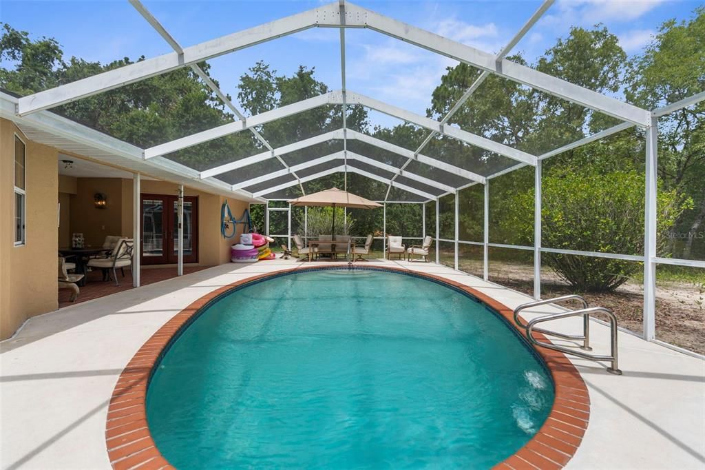 En Venta: $995,000 (5 camas, 3 baños, 2128 Pies cuadrados)