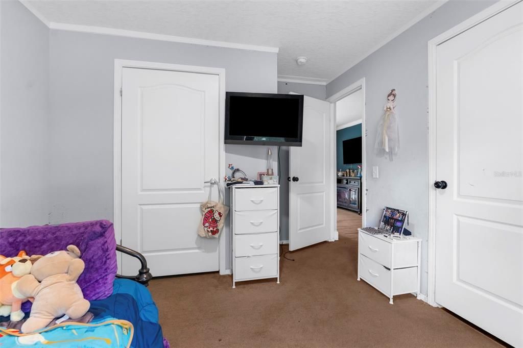 En Venta: $995,000 (5 camas, 3 baños, 2128 Pies cuadrados)