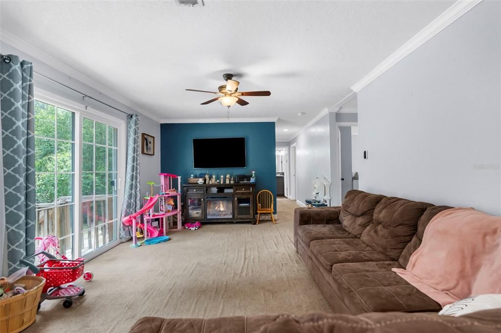 En Venta: $995,000 (5 camas, 3 baños, 2128 Pies cuadrados)