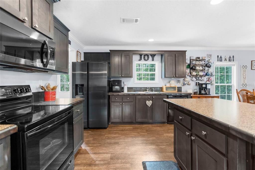 En Venta: $995,000 (5 camas, 3 baños, 2128 Pies cuadrados)