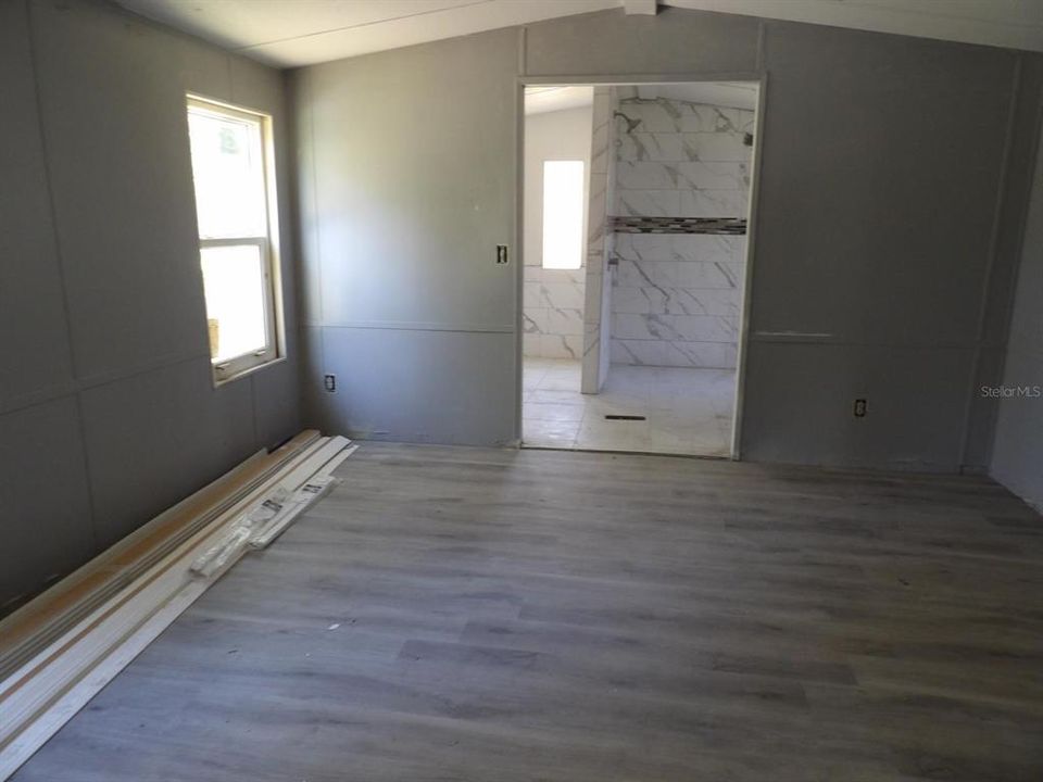 For Sale: $198,000 (3 beds, 2 baths, 1064 Square Feet)