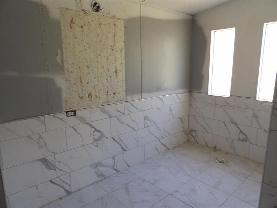 For Sale: $198,000 (3 beds, 2 baths, 1064 Square Feet)