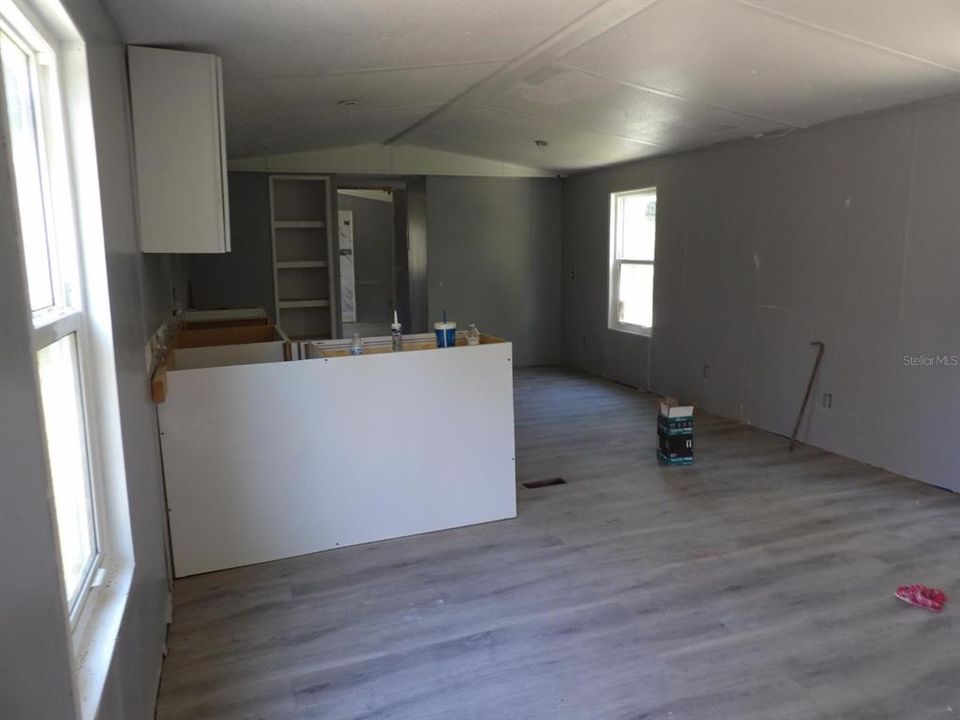 For Sale: $198,000 (3 beds, 2 baths, 1064 Square Feet)