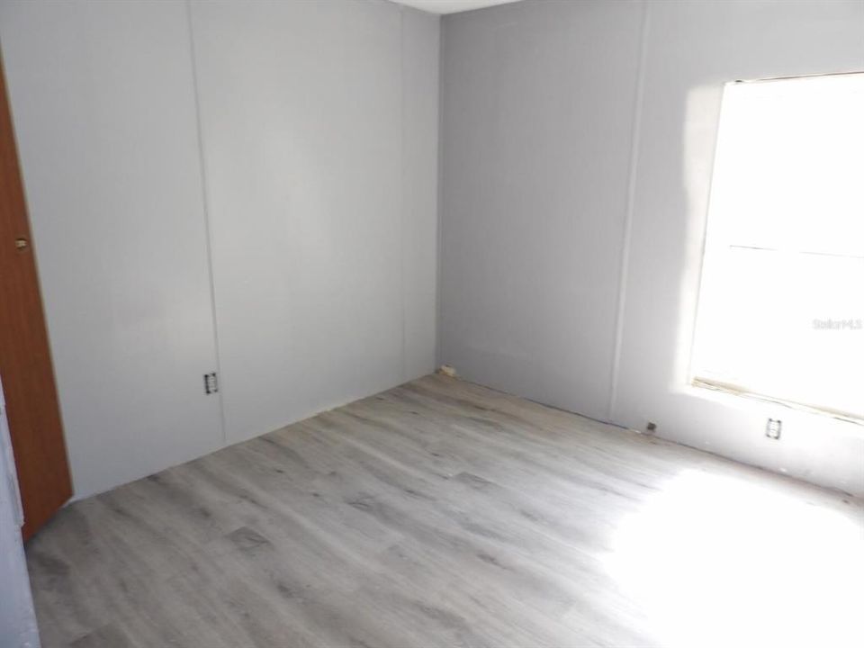 For Sale: $198,000 (3 beds, 2 baths, 1064 Square Feet)