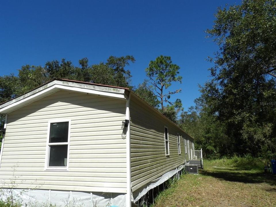 For Sale: $198,000 (3 beds, 2 baths, 1064 Square Feet)