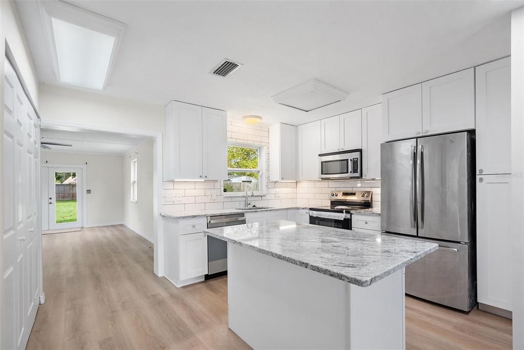 For Sale: $415,000 (3 beds, 2 baths, 1472 Square Feet)