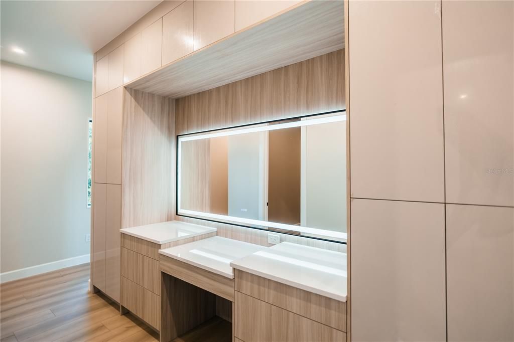 For Rent: $8,000 (3 beds, 3 baths, 3700 Square Feet)