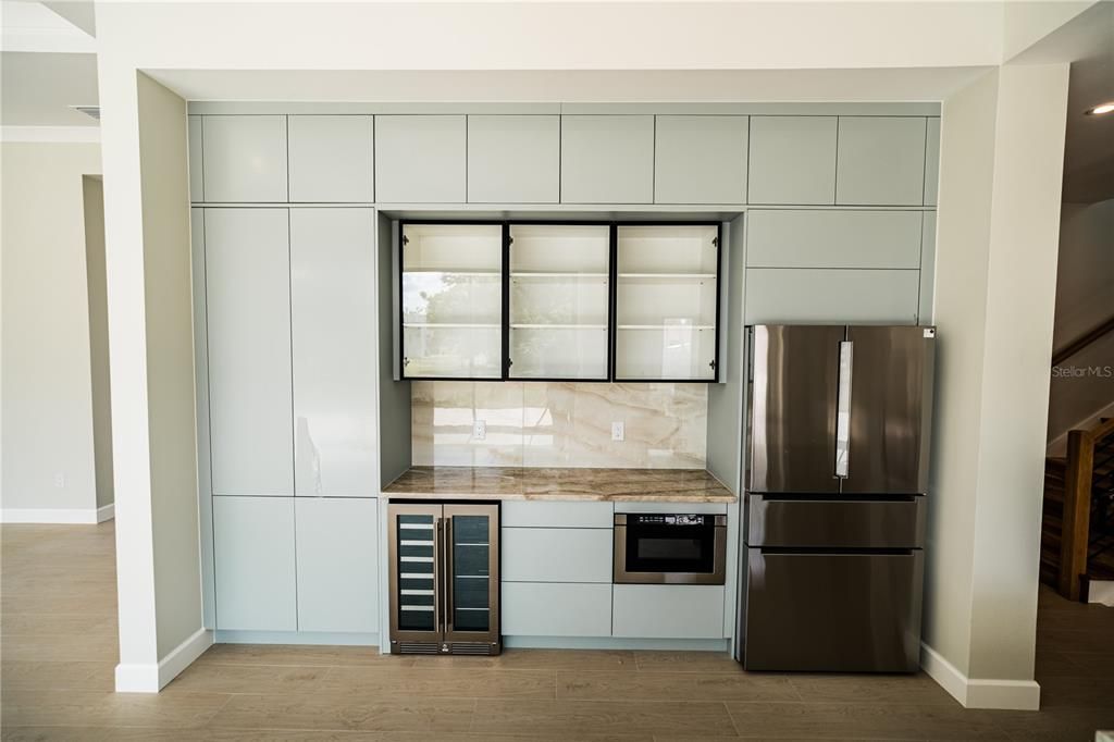 For Rent: $8,000 (3 beds, 3 baths, 3700 Square Feet)