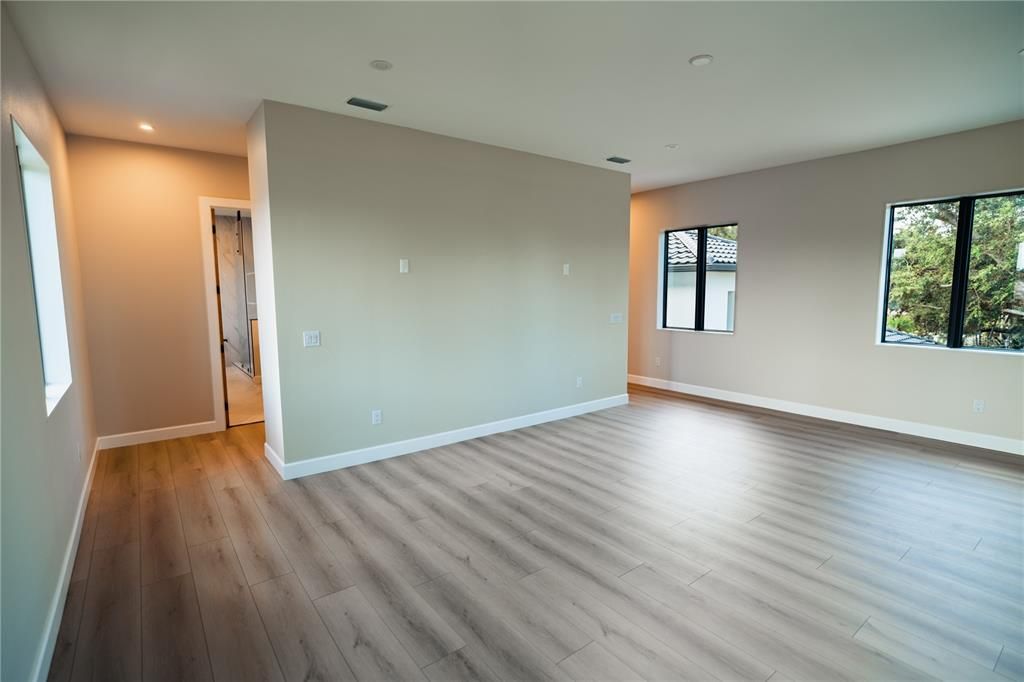 For Rent: $8,000 (3 beds, 3 baths, 3700 Square Feet)