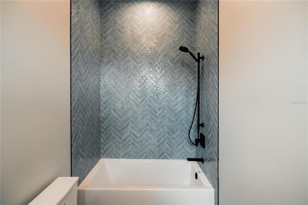 For Rent: $8,000 (3 beds, 3 baths, 3700 Square Feet)