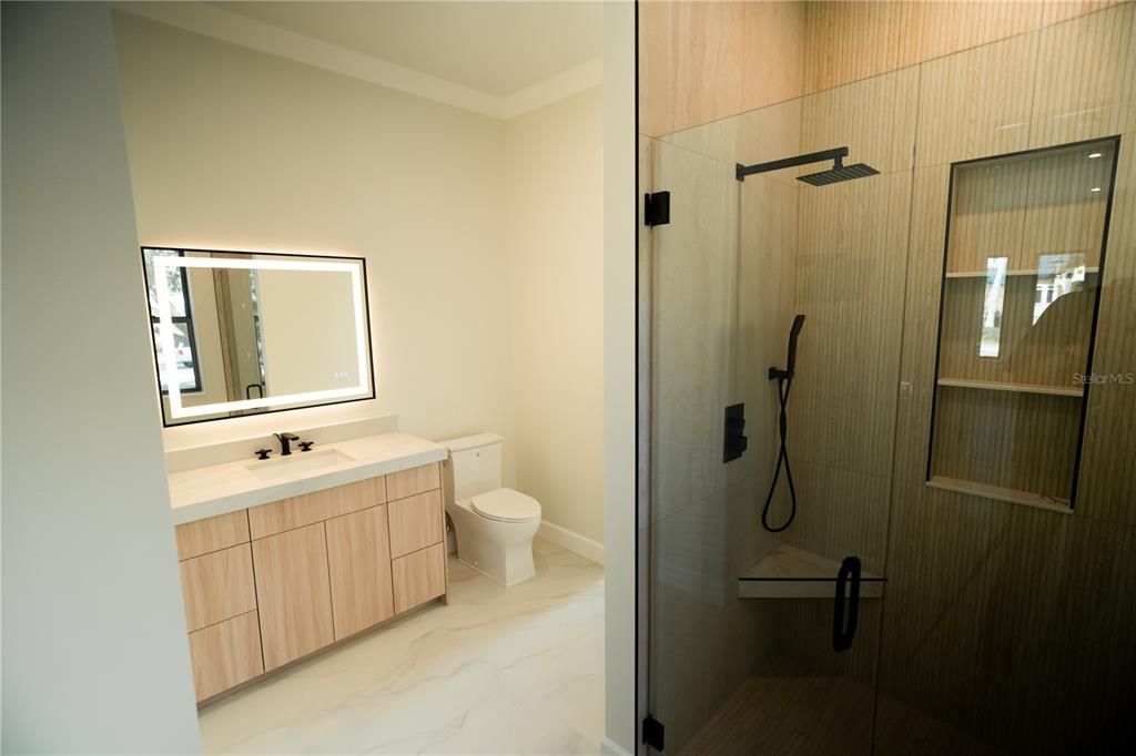 For Rent: $8,000 (3 beds, 3 baths, 3700 Square Feet)