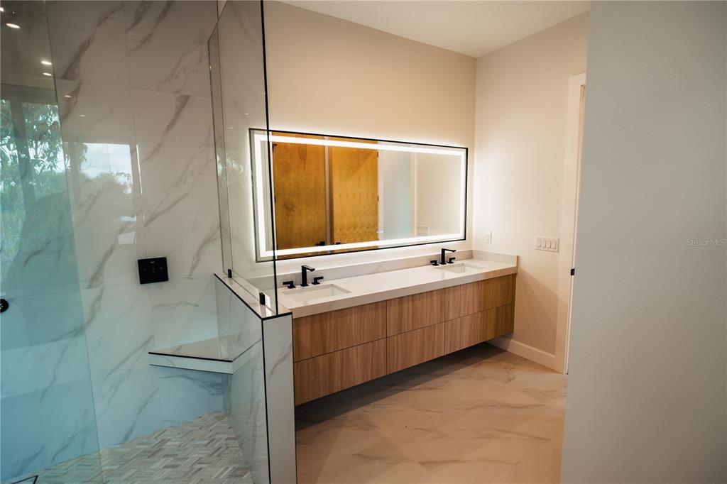 For Rent: $8,000 (3 beds, 3 baths, 3700 Square Feet)