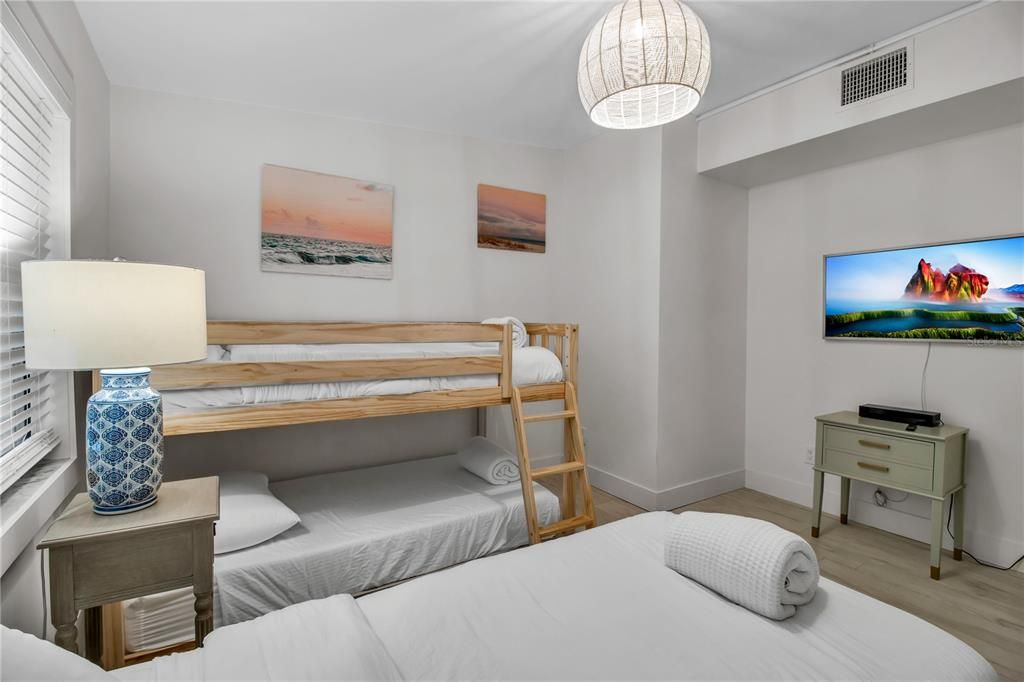 В аренду: $10,000 (3 спален, 2 ванн, 1454 Квадратных фут)