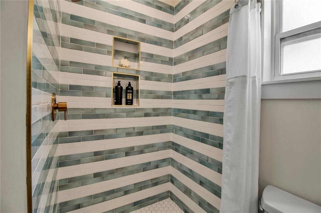 В аренду: $10,000 (3 спален, 2 ванн, 1454 Квадратных фут)