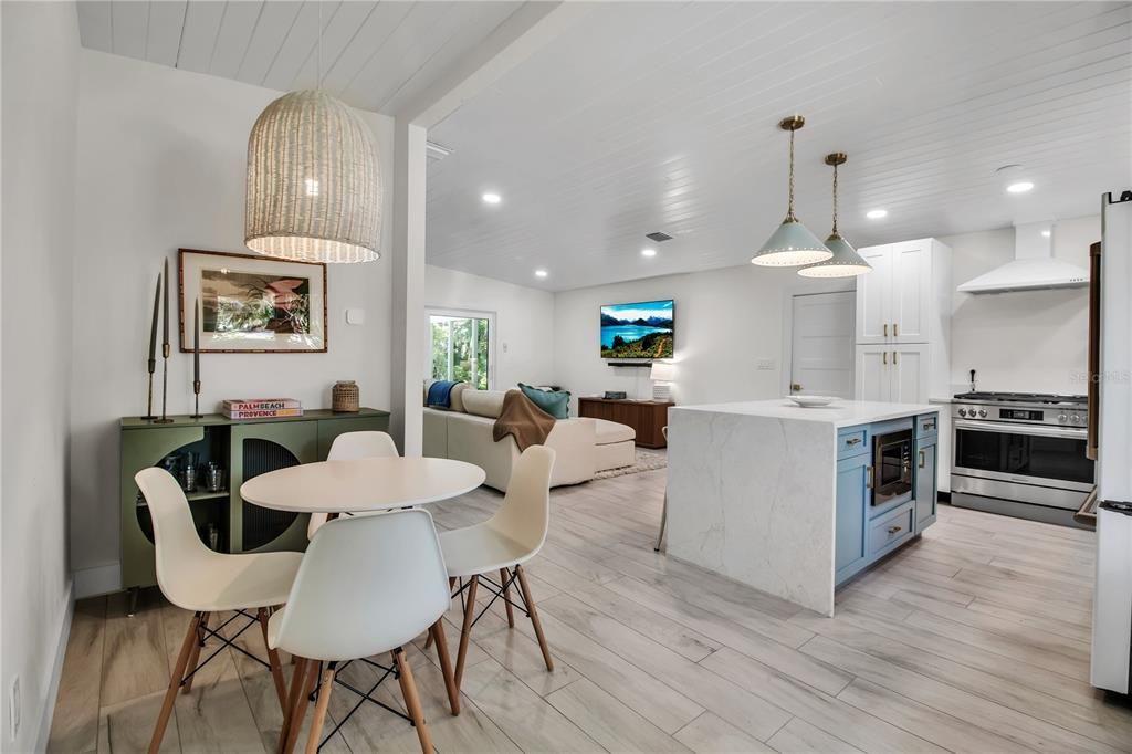 В аренду: $10,000 (3 спален, 2 ванн, 1454 Квадратных фут)