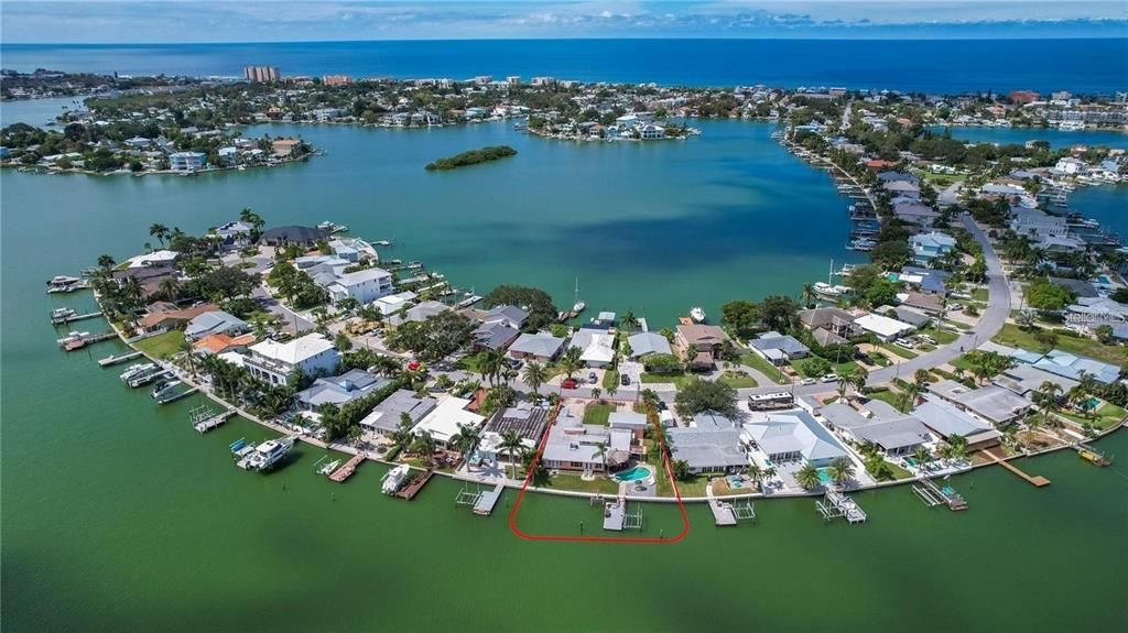 На продажу: $2,189,000 (0.25 acres)