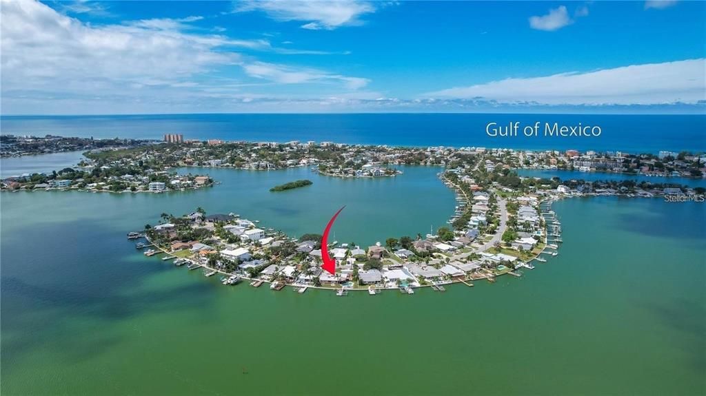 На продажу: $2,189,000 (0.25 acres)