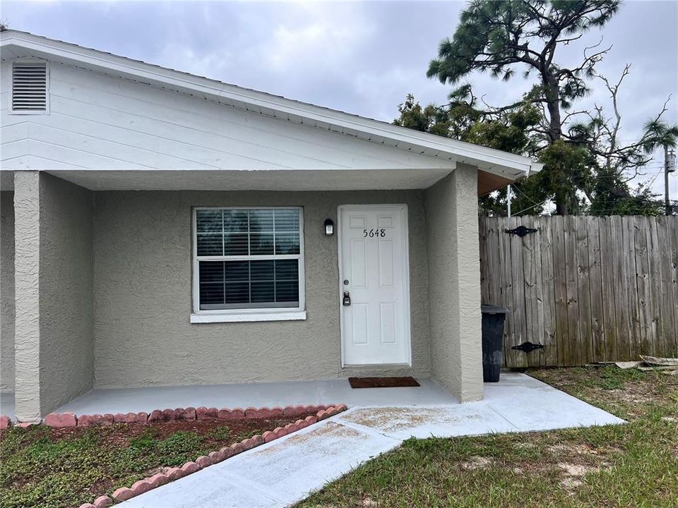 Под контрактом: $1,500 (2 спален, 1 ванн, 812 Квадратных фут)