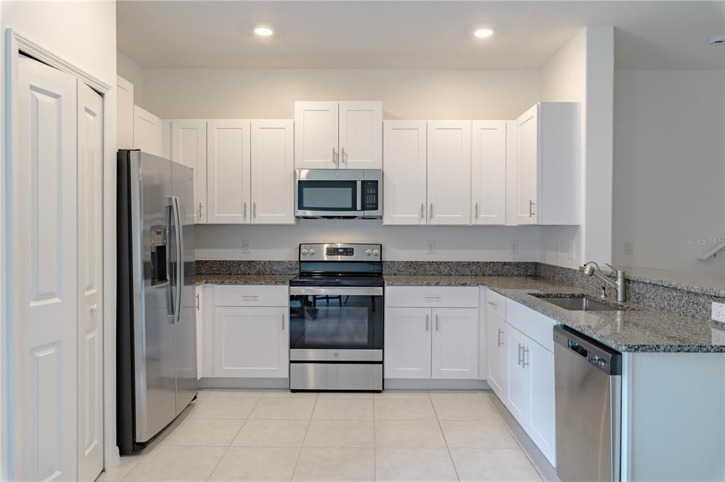 For Sale: $324,999 (3 beds, 2 baths, 1634 Square Feet)