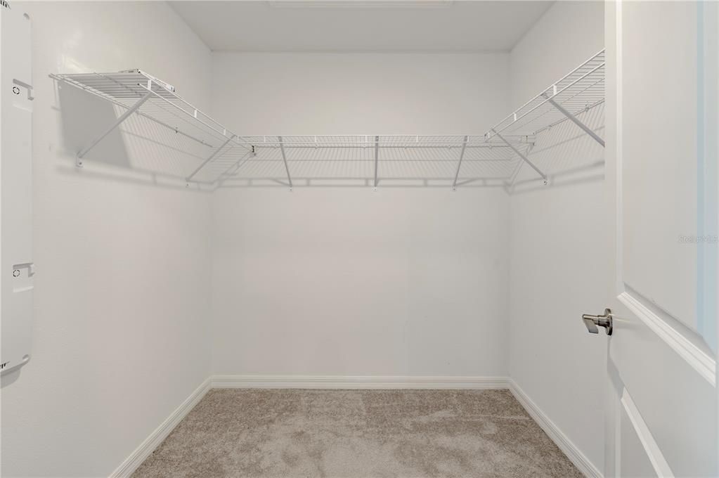 For Sale: $324,999 (3 beds, 2 baths, 1634 Square Feet)