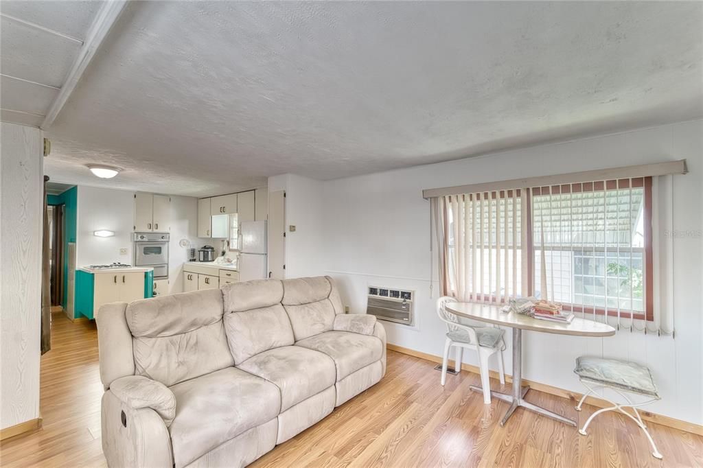 待售: $65,000 (1 贝兹, 1 浴室, 460 平方英尺)