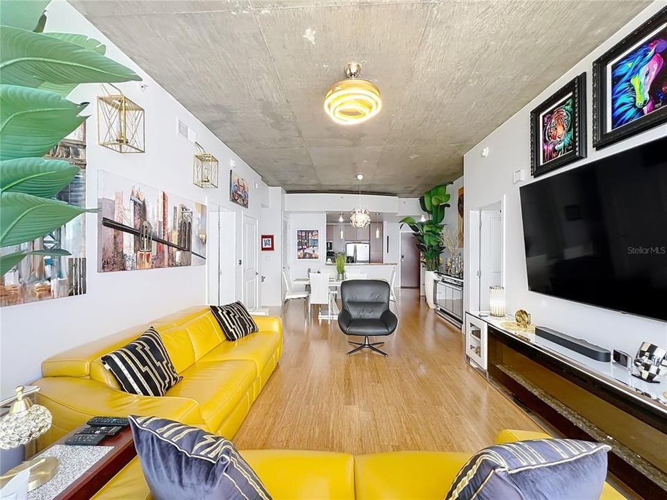 For Sale: $425,000 (2 beds, 2 baths, 1263 Square Feet)