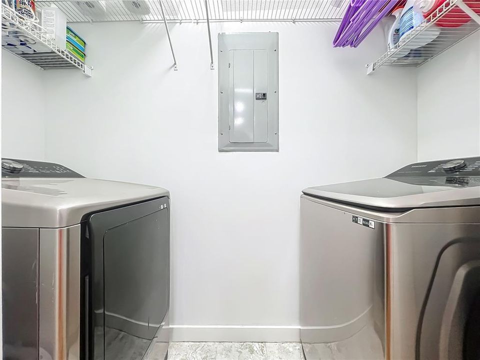 For Sale: $425,000 (2 beds, 2 baths, 1263 Square Feet)