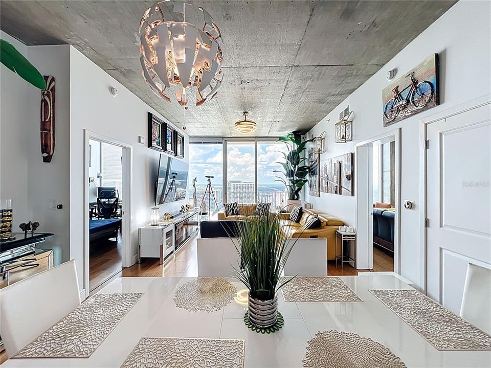 For Sale: $425,000 (2 beds, 2 baths, 1263 Square Feet)