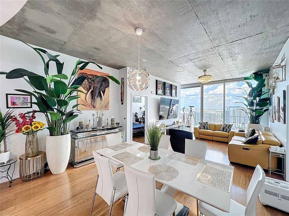 For Sale: $425,000 (2 beds, 2 baths, 1263 Square Feet)