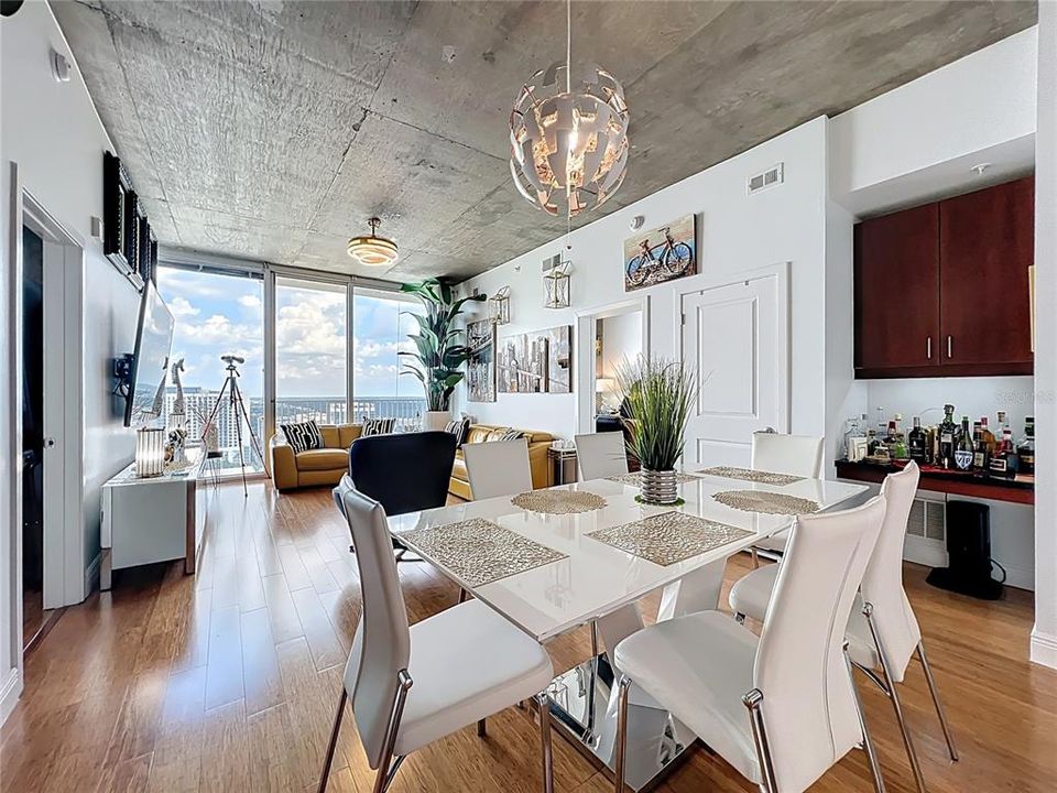 For Sale: $425,000 (2 beds, 2 baths, 1263 Square Feet)