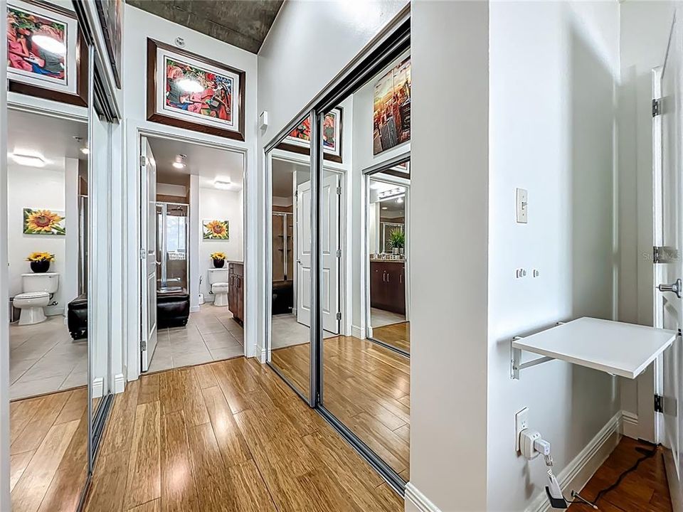 For Sale: $425,000 (2 beds, 2 baths, 1263 Square Feet)