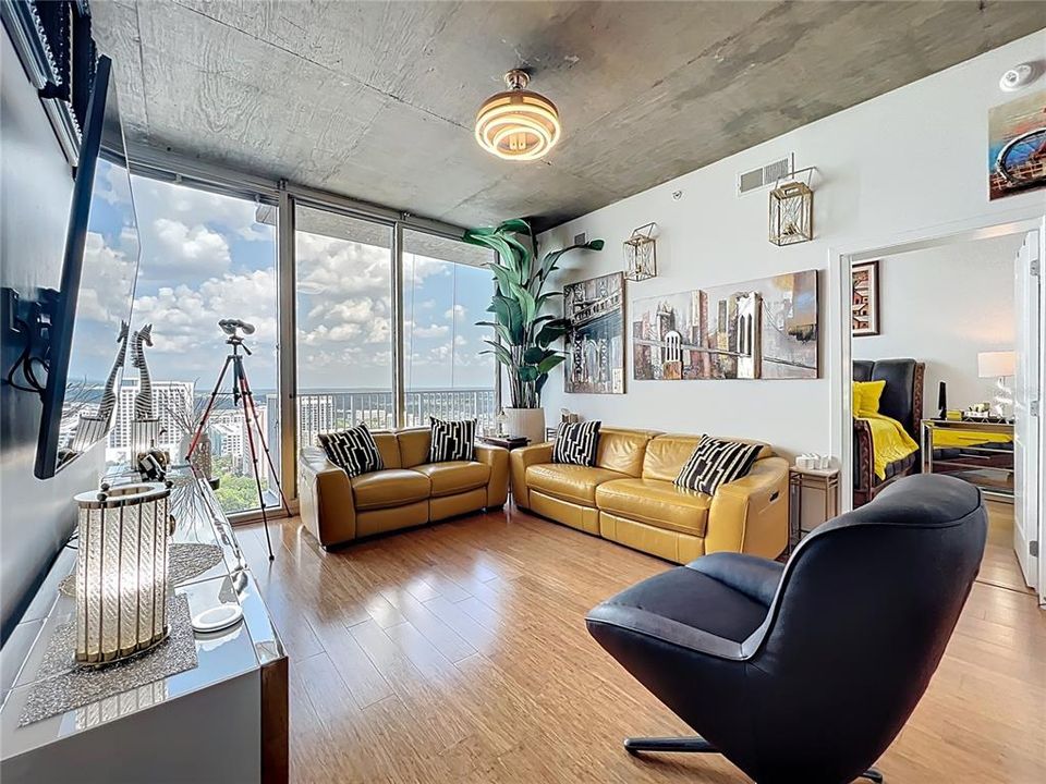 For Sale: $425,000 (2 beds, 2 baths, 1263 Square Feet)