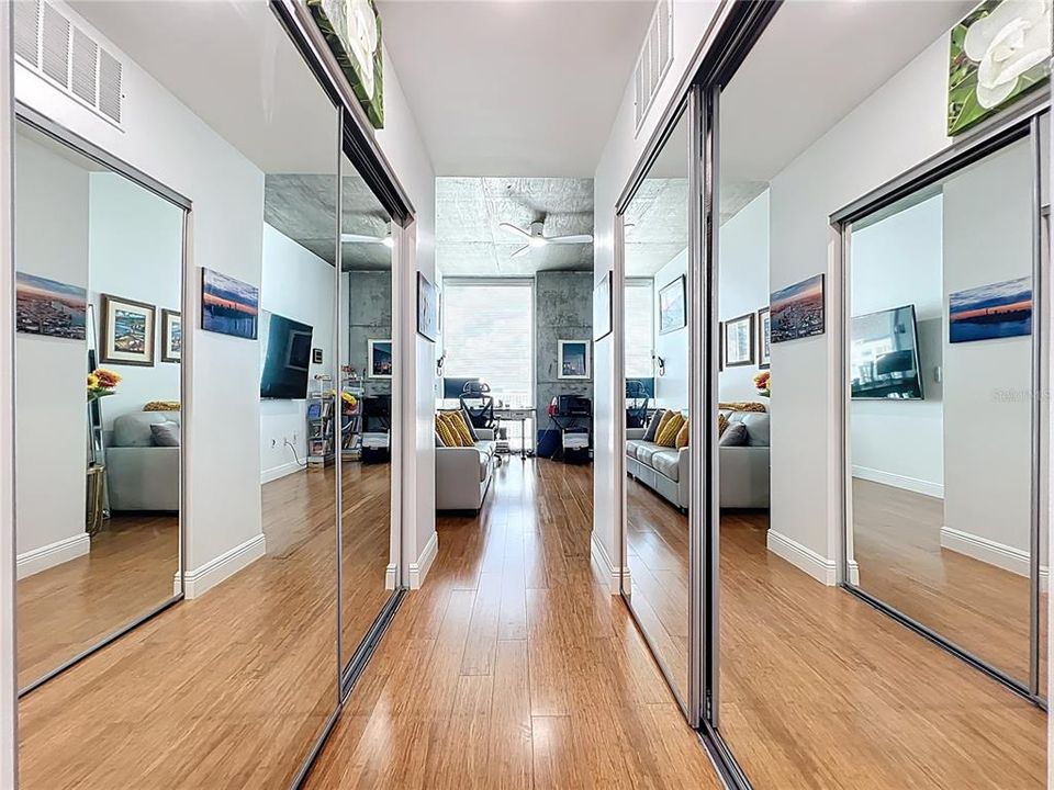 For Sale: $425,000 (2 beds, 2 baths, 1263 Square Feet)