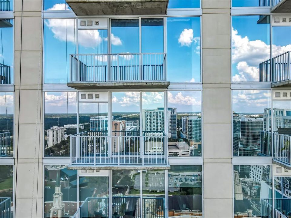 For Sale: $425,000 (2 beds, 2 baths, 1263 Square Feet)