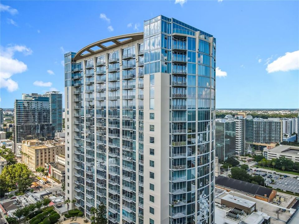 For Sale: $425,000 (2 beds, 2 baths, 1263 Square Feet)