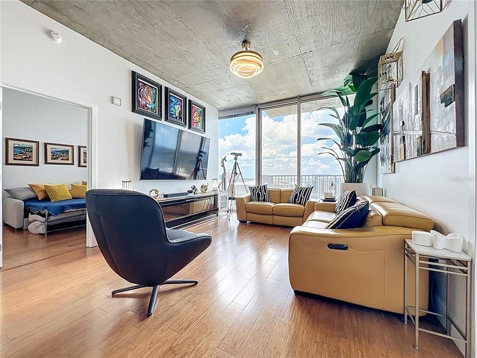 For Sale: $425,000 (2 beds, 2 baths, 1263 Square Feet)
