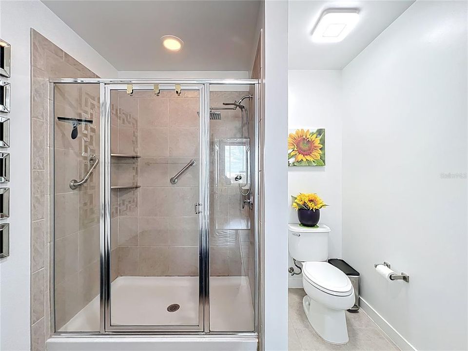 For Sale: $425,000 (2 beds, 2 baths, 1263 Square Feet)