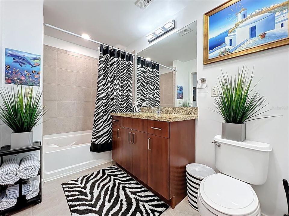 For Sale: $425,000 (2 beds, 2 baths, 1263 Square Feet)