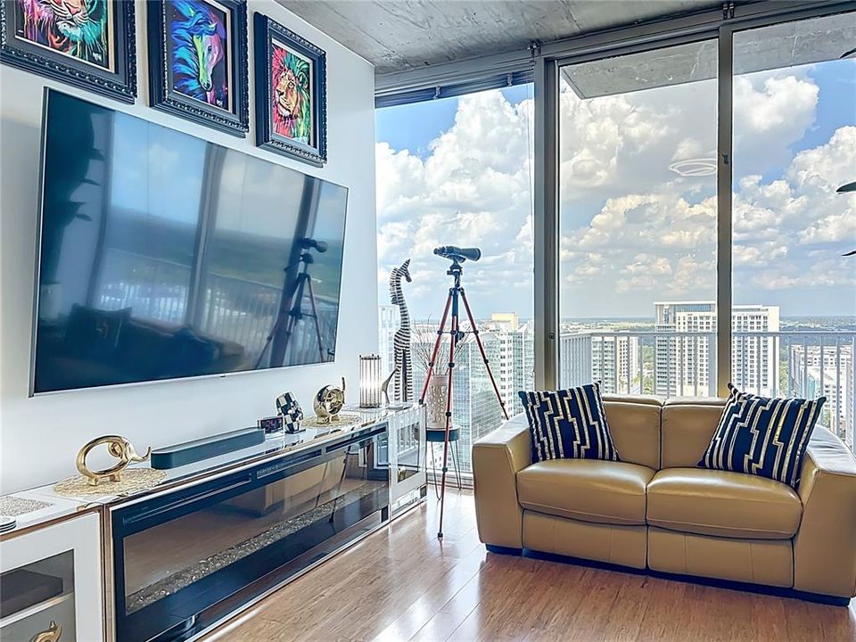 For Sale: $425,000 (2 beds, 2 baths, 1263 Square Feet)