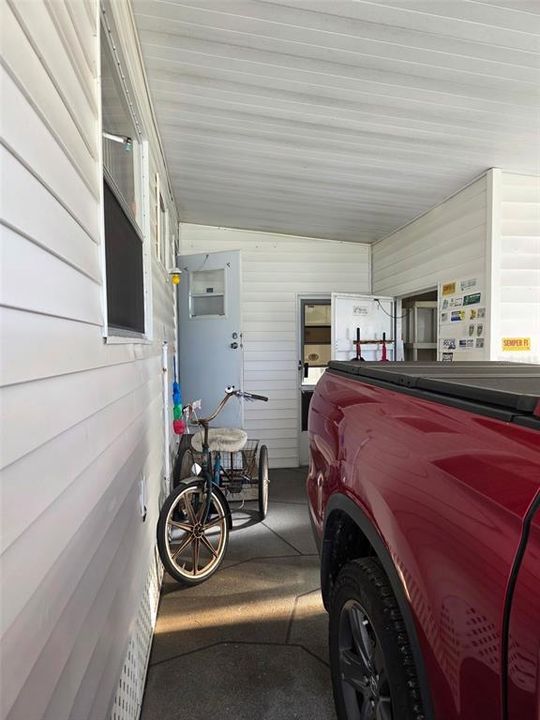 For Sale: $59,900 (1 beds, 1 baths, 552 Square Feet)