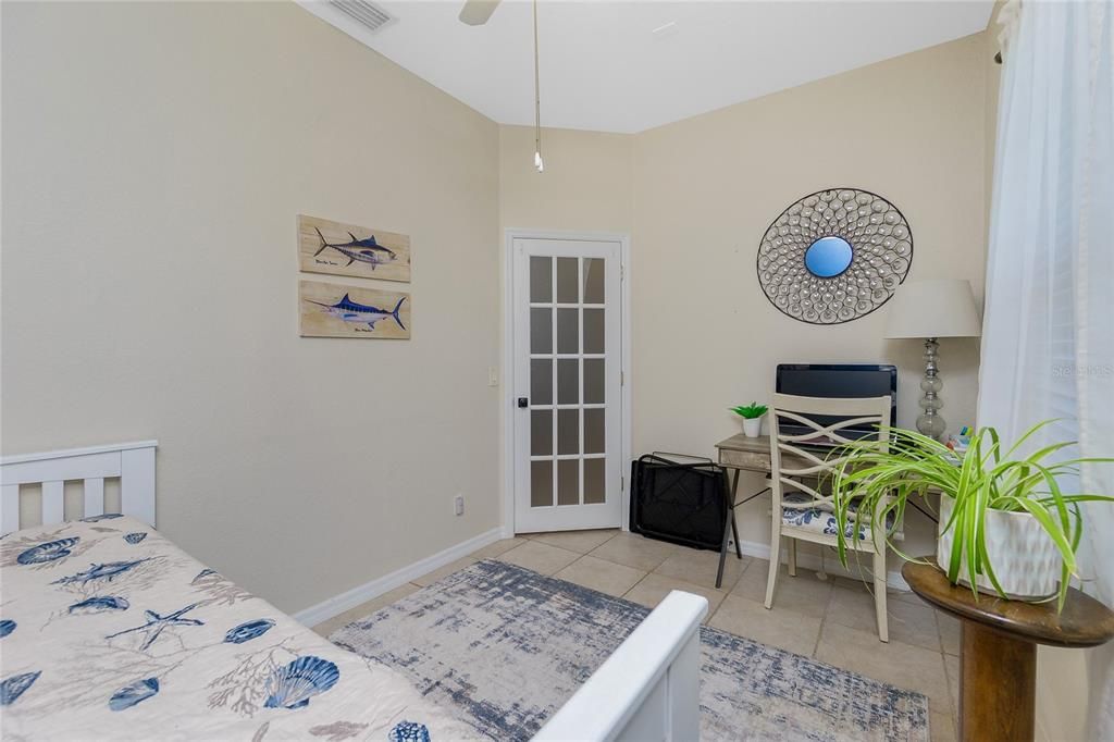 Activo con contrato: $385,000 (3 camas, 2 baños, 1751 Pies cuadrados)