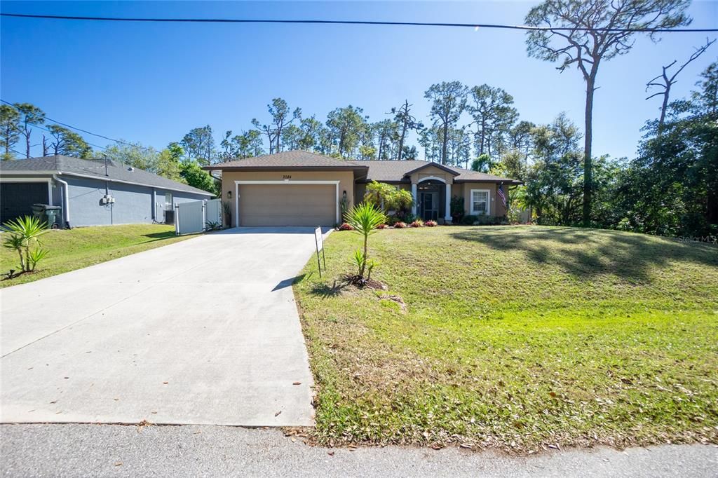 Activo con contrato: $385,000 (3 camas, 2 baños, 1751 Pies cuadrados)