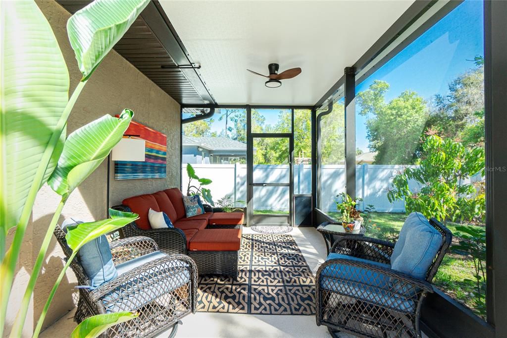 Activo con contrato: $385,000 (3 camas, 2 baños, 1751 Pies cuadrados)