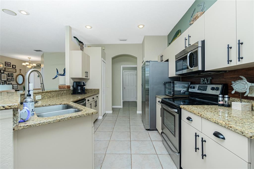 Activo con contrato: $385,000 (3 camas, 2 baños, 1751 Pies cuadrados)